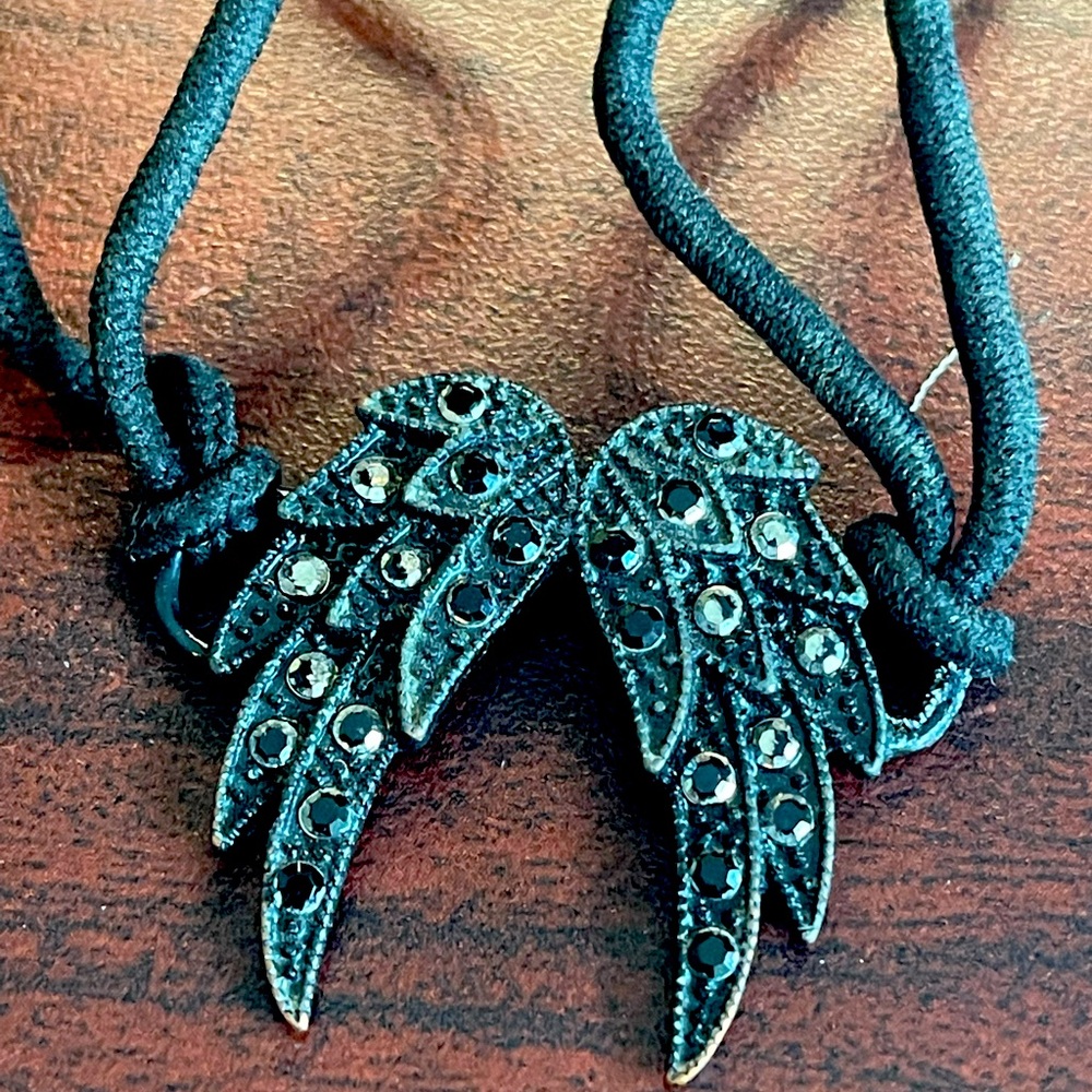 EUC angle wings bracelet
